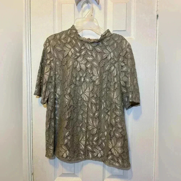 Tops - H&M blouse size medium